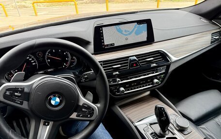 BMW 5 серия, 2018 год, 3 850 000 рублей, 14 фотография