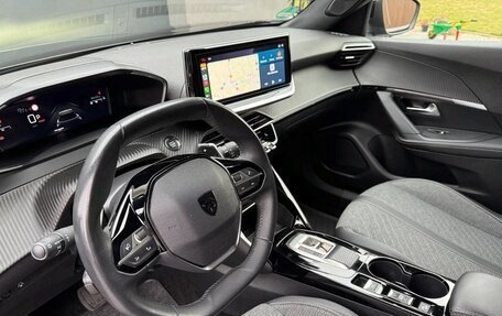 Peugeot 2008 II, 2023 год, 1 980 000 рублей, 11 фотография