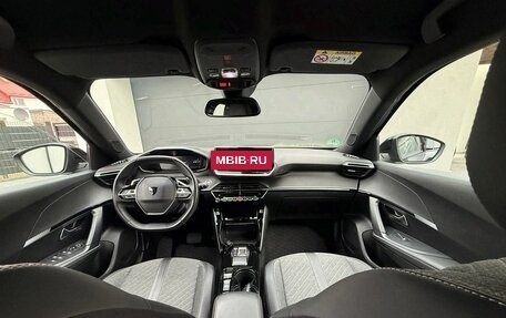 Peugeot 2008 II, 2023 год, 1 980 000 рублей, 10 фотография