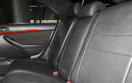 Toyota Avensis III рестайлинг, 2004 год, 699 000 рублей, 17 фотография