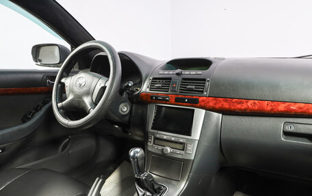 Toyota Avensis III рестайлинг, 2004 год, 699 000 рублей, 16 фотография