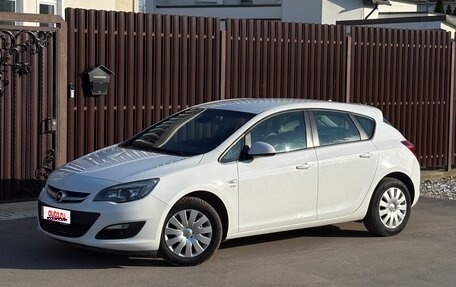 Opel Astra J, 2014 год, 790 000 рублей, 1 фотография