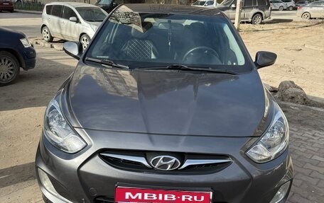 Hyundai Solaris II рестайлинг, 2011 год, 820 000 рублей, 1 фотография