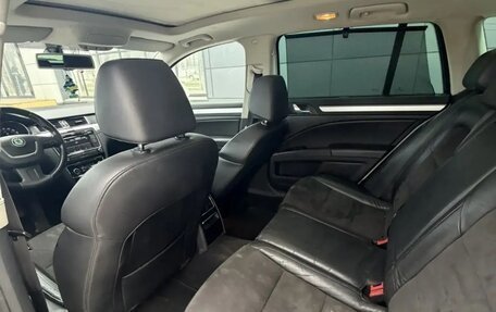 Skoda Superb III рестайлинг, 2011 год, 970 000 рублей, 17 фотография