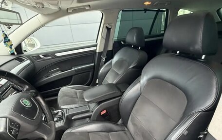 Skoda Superb III рестайлинг, 2011 год, 970 000 рублей, 20 фотография