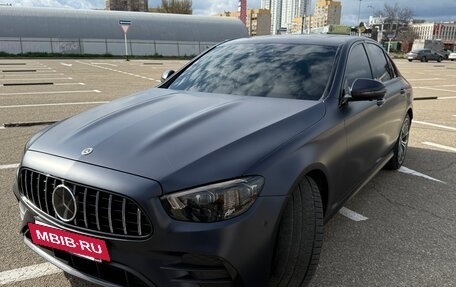 Mercedes-Benz E-Класс, 2020 год, 5 200 000 рублей, 4 фотография