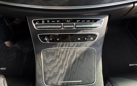 Mercedes-Benz E-Класс, 2020 год, 5 200 000 рублей, 21 фотография