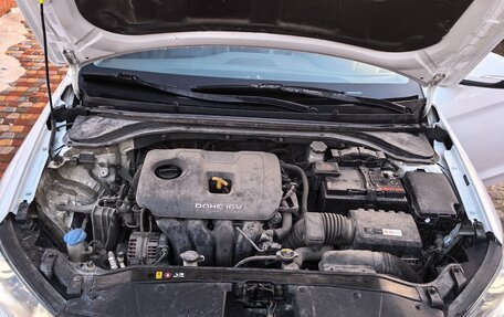 Hyundai Elantra VI рестайлинг, 2016 год, 1 650 000 рублей, 10 фотография