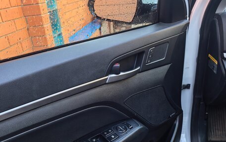 Hyundai Elantra VI рестайлинг, 2016 год, 1 650 000 рублей, 11 фотография