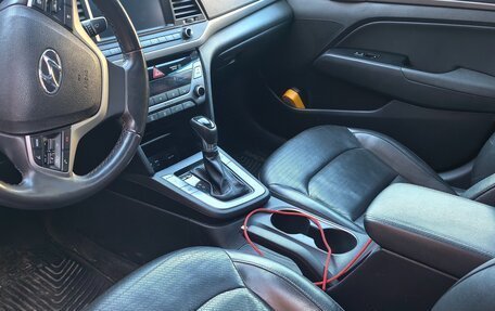 Hyundai Elantra VI рестайлинг, 2016 год, 1 650 000 рублей, 13 фотография