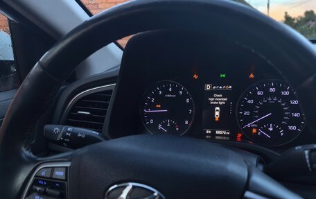 Hyundai Elantra VI рестайлинг, 2016 год, 1 650 000 рублей, 26 фотография