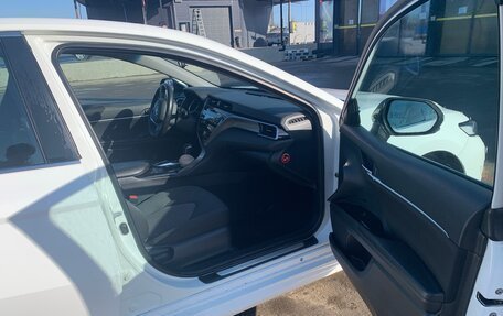 Toyota Camry, 2018 год, 2 070 000 рублей, 8 фотография