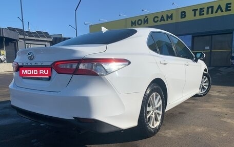 Toyota Camry, 2018 год, 2 070 000 рублей, 7 фотография