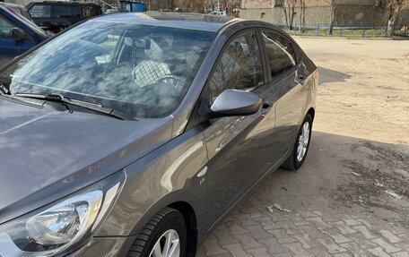 Hyundai Solaris II рестайлинг, 2011 год, 820 000 рублей, 2 фотография