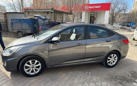 Hyundai Solaris II рестайлинг, 2011 год, 820 000 рублей, 3 фотография