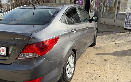 Hyundai Solaris II рестайлинг, 2011 год, 820 000 рублей, 5 фотография