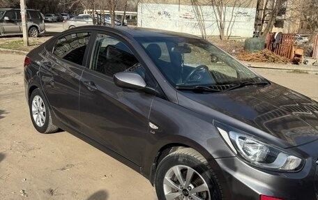Hyundai Solaris II рестайлинг, 2011 год, 820 000 рублей, 4 фотография