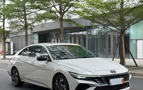 Hyundai Elantra, 2023 год, 1 700 000 рублей, 3 фотография