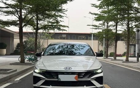 Hyundai Elantra, 2023 год, 1 700 000 рублей, 2 фотография