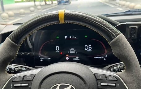 Hyundai Elantra, 2023 год, 1 700 000 рублей, 15 фотография