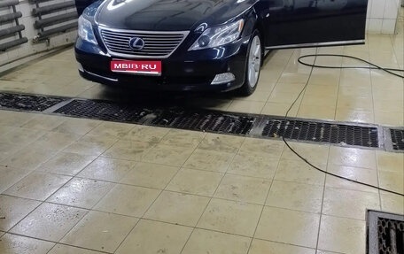 Nissan Tiida, 2010 год, 1 фотография