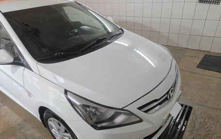 Hyundai Solaris II рестайлинг, 2015 год, 1 100 000 рублей, 1 фотография