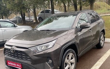 Toyota RAV4, 2020 год, 3 100 000 рублей, 1 фотография