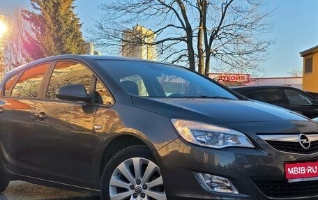 Opel Astra J, 2011 год, 849 000 рублей, 1 фотография