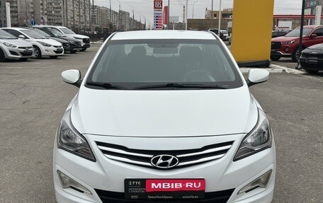 Hyundai Solaris II рестайлинг, 2015 год, 895 000 рублей, 2 фотография