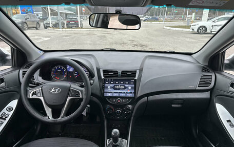 Hyundai Solaris II рестайлинг, 2015 год, 895 000 рублей, 17 фотография