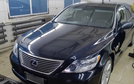 Nissan Tiida, 2010 год, 2 фотография