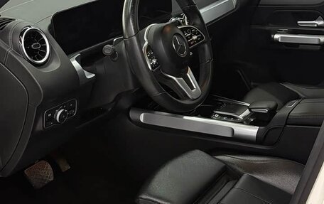 Mercedes-Benz GLB, 2022 год, 2 720 000 рублей, 12 фотография