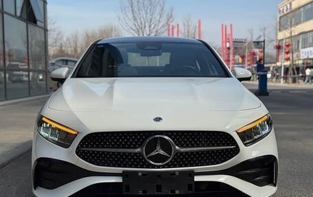 Mercedes-Benz A-Класс, 2023 год, 1 850 000 рублей, 2 фотография