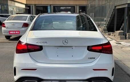 Mercedes-Benz A-Класс, 2023 год, 1 850 000 рублей, 5 фотография