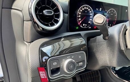 Mercedes-Benz A-Класс, 2023 год, 1 850 000 рублей, 11 фотография