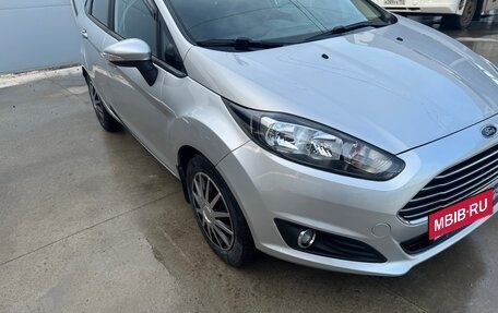 Ford Fiesta, 2016 год, 900 000 рублей, 2 фотография