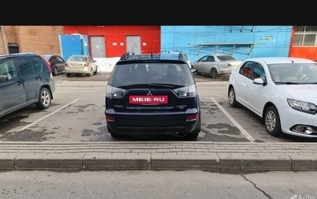 Mitsubishi Outlander III рестайлинг 3, 2011 год, 900 000 рублей, 3 фотография