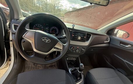 Hyundai Solaris II рестайлинг, 2017 год, 1 150 000 рублей, 4 фотография