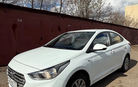 Hyundai Solaris II рестайлинг, 2017 год, 1 150 000 рублей, 24 фотография