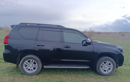 Toyota Land Cruiser Prado 150 рестайлинг 2, 2013 год, 2 800 000 рублей, 3 фотография