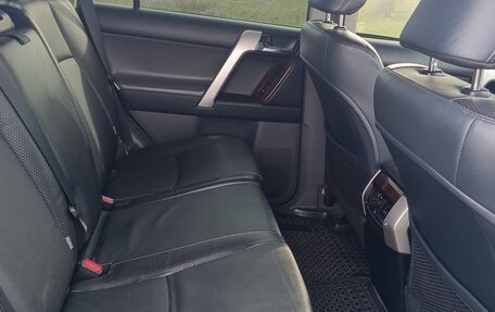 Toyota Land Cruiser Prado 150 рестайлинг 2, 2013 год, 2 800 000 рублей, 6 фотография