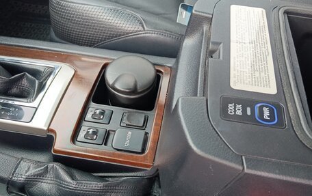 Toyota Land Cruiser Prado 150 рестайлинг 2, 2013 год, 2 800 000 рублей, 9 фотография