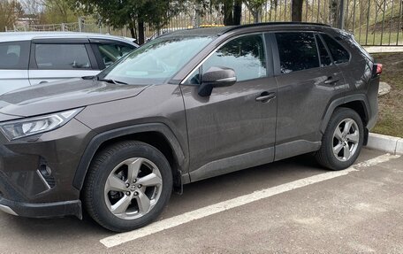 Toyota RAV4, 2020 год, 3 100 000 рублей, 4 фотография