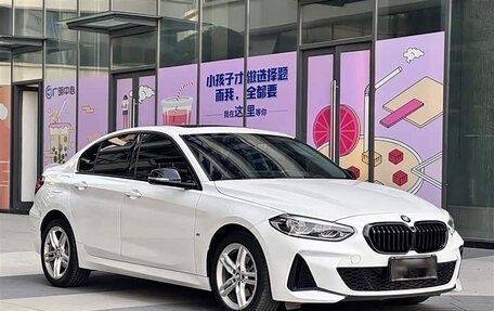 BMW 1 серия, 2023 год, 1 800 000 рублей, 3 фотография