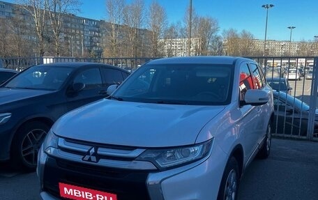 Mitsubishi Outlander III рестайлинг 3, 2015 год, 1 550 000 рублей, 1 фотография