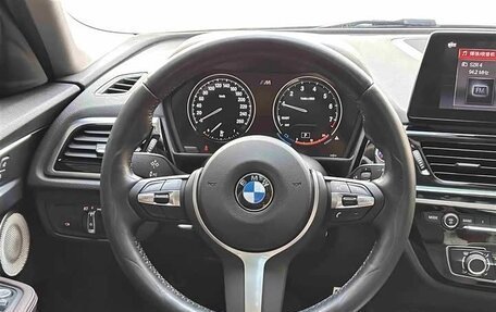 BMW 1 серия, 2023 год, 1 800 000 рублей, 15 фотография