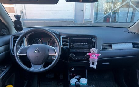 Mitsubishi Outlander III рестайлинг 3, 2015 год, 1 550 000 рублей, 5 фотография