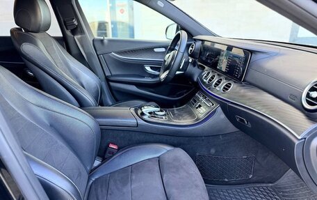 Mercedes-Benz E-Класс, 2019 год, 2 990 000 рублей, 7 фотография