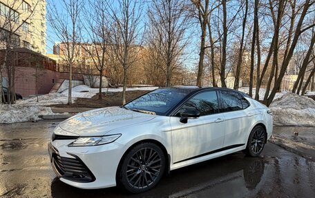 Toyota Camry, 2021 год, 2 650 000 рублей, 2 фотография