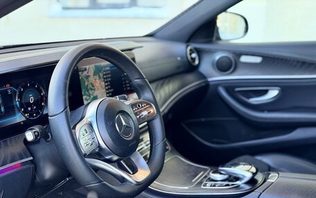 Mercedes-Benz E-Класс, 2019 год, 2 990 000 рублей, 9 фотография